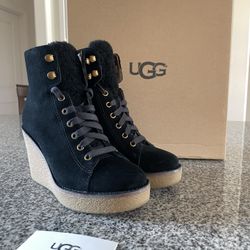 UGG Women’s Kiernan  Black Suede Sheepskin