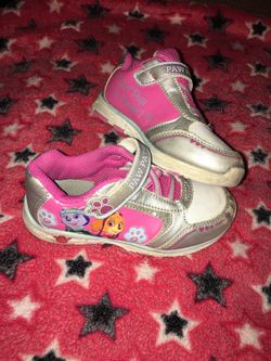 Girl shoes (Size 9.5)