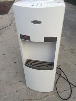 Water dispenser