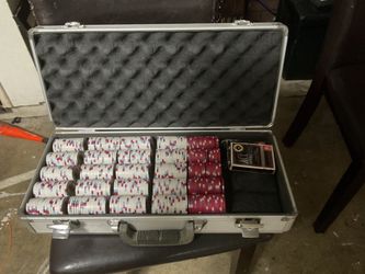 Clay poker chip set