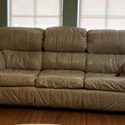 Sleeper Sofa With Fold-down Table With Cup Holders