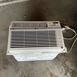 Lg air conditioner works perfect l can delivery locally