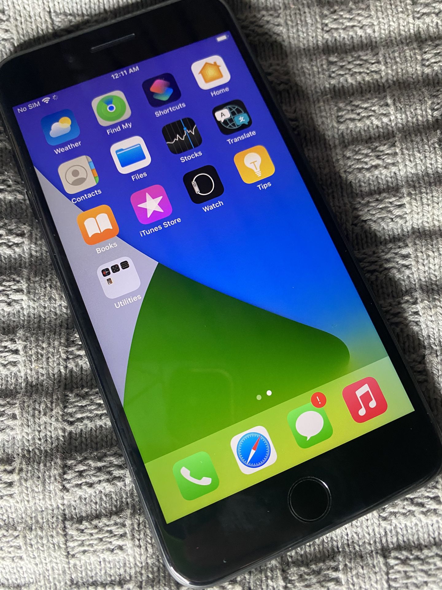 iPhone 7 plus 128GB unlocked any carrier with charger 119$