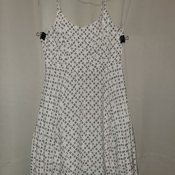 White With Black Old Navy Dress Large