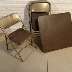 Folding/Card Table w/4 Chairs