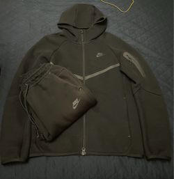 Nike Tech Suit