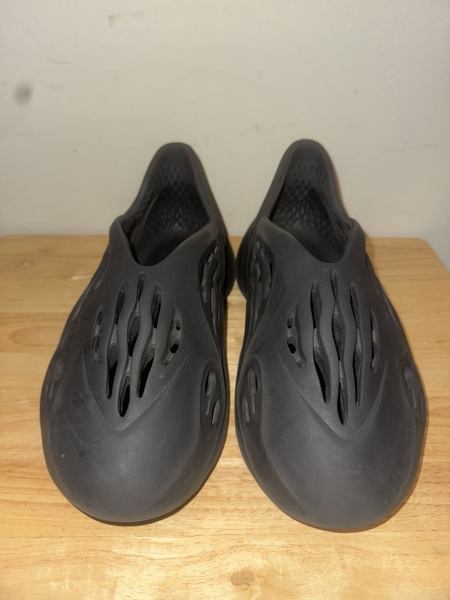 YEEZY FOAM RUNNERS | SIZE 10