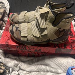 Lebron soldier top 11 for sale