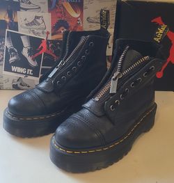 SINCLAIR
Milled Nappa Leather Platform Boots Women's Size 7