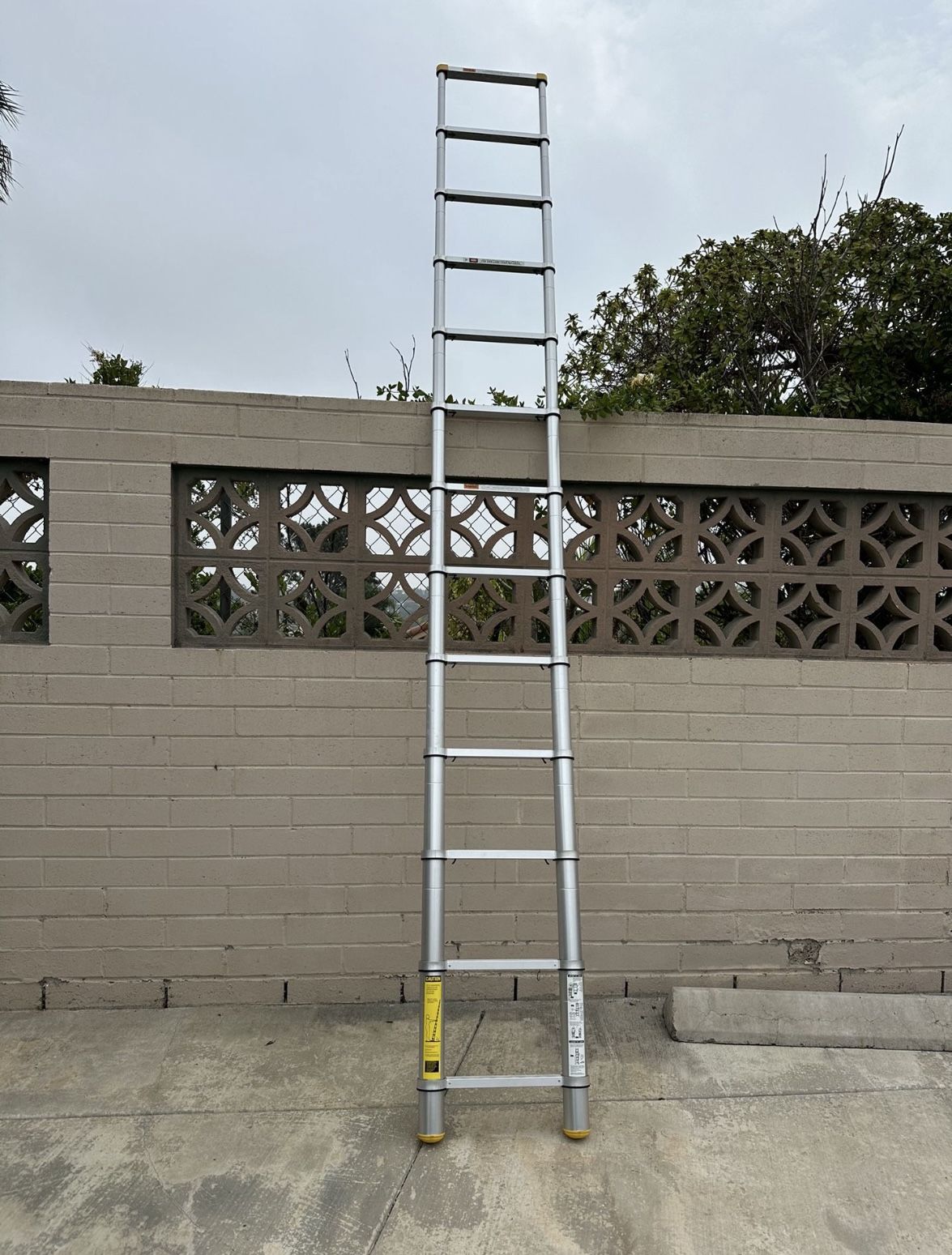 Extension Ladder 12 1/2 Feet Hulsteg Telescoping