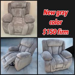 New gray comfy recliner $150 firm no lower cash only  pick up only in East Palmdale 