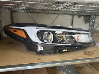 17/18 Kia Forte Headlight Assembly