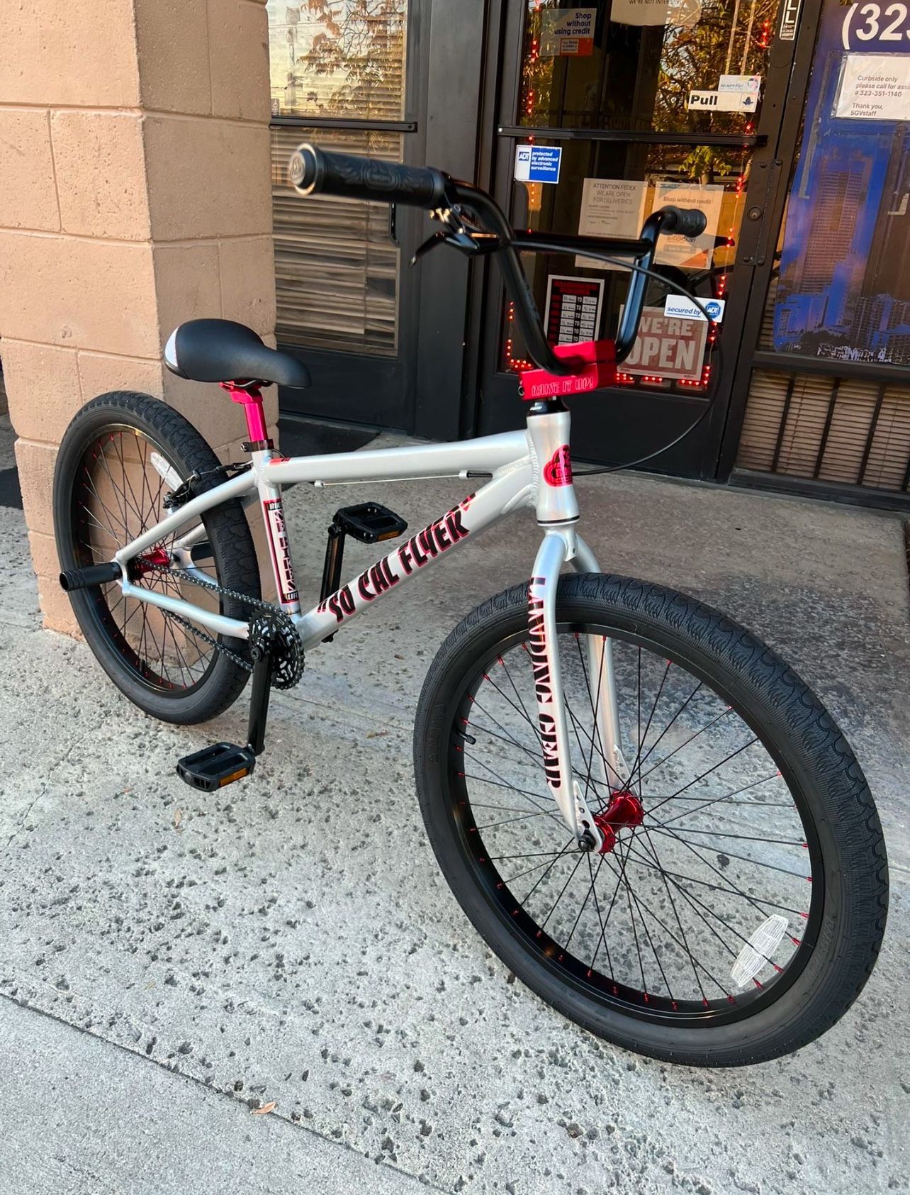 SE Bikes So Cal Flyer 24" Iced Out Silver