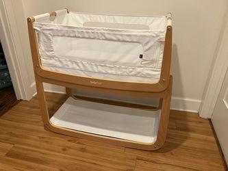 SnüzPod4 Bedside Bassinet – Excellent Condition – Includes 2 Sheets