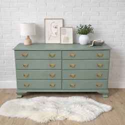 The Olive Estate – Elegant 8 Drawer Chest