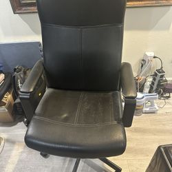 Office Chair In Good Conditions