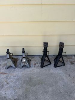 Car stands -2 sets