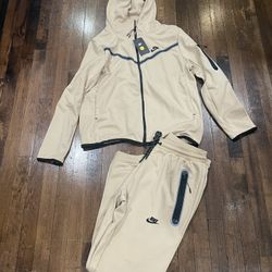 Nike Tech Jogger Suit Hoody Beige 