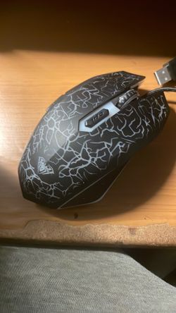 Auia T102 wired mouse