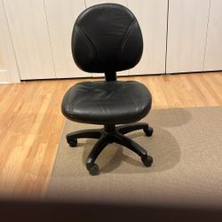 Basic Kids Desk Chair