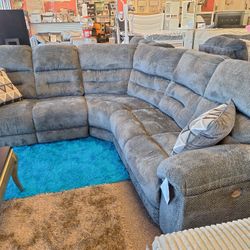 Power Recliner Sectional 