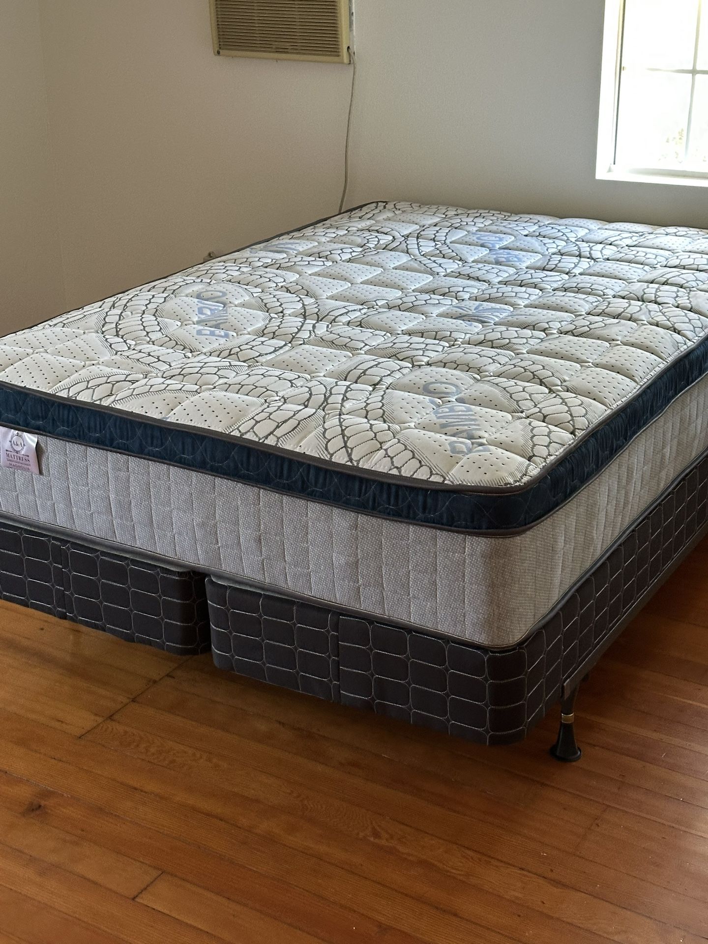 Queen Size Mattress Pillow Top 12” Thick. All Sizes Available. Delivery Available. Brand New Mattress