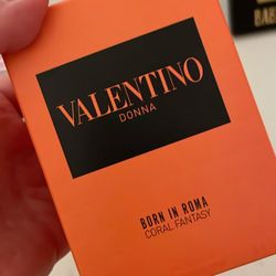 Valentino Born In Roma Coral Fantasy 