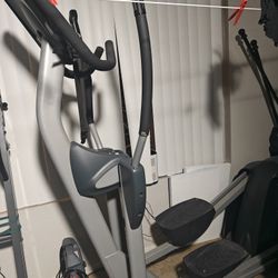 NAUTILUS  NE 300O  WORKOUT MACHINE