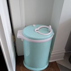 Free ubbie Diaper Pail 