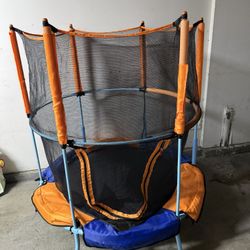 Toddler trampoline 