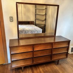 Mid Century Johnson Carper Dresser