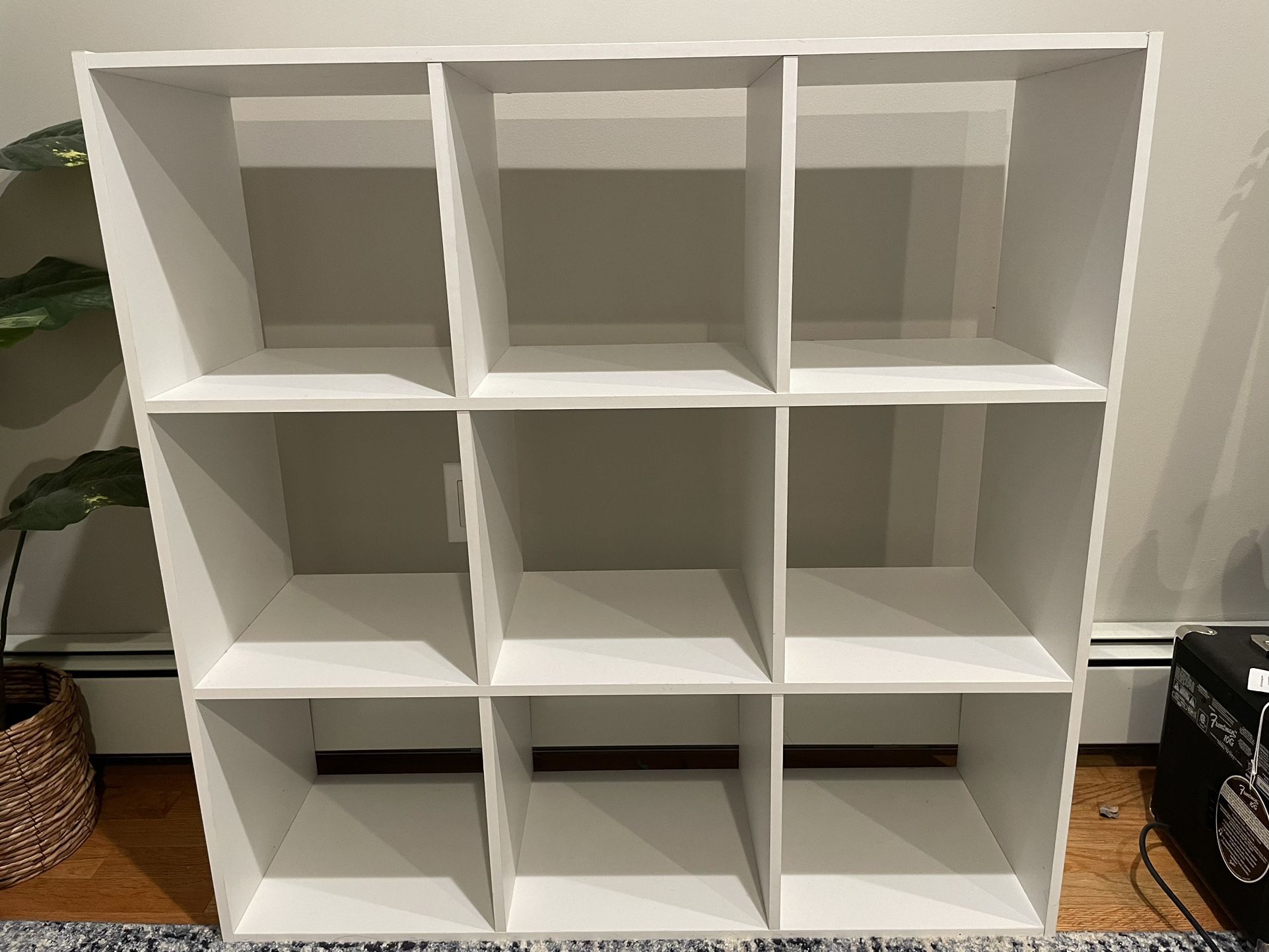 White Organizer/ Book Shelf 