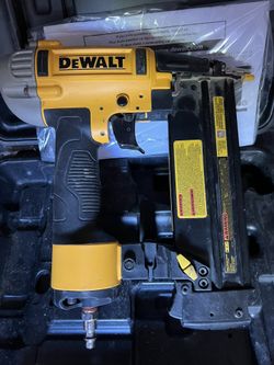 Dewalt 18g Brad Nailer