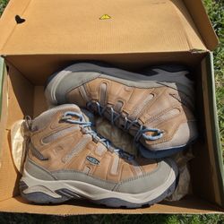 Keen Woman's Hiking Boots