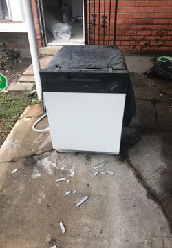 Working dishwasher