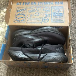 Brooks Women’s Black Running Shoes US Size 12 Wide