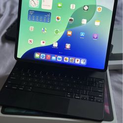 iPad Pro 12.9 (4th Gen)