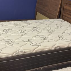 Queen Pillow top Mattress Set