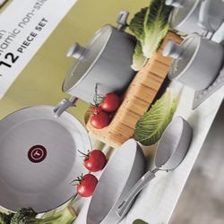 T-Fal 12 piece set cookware New