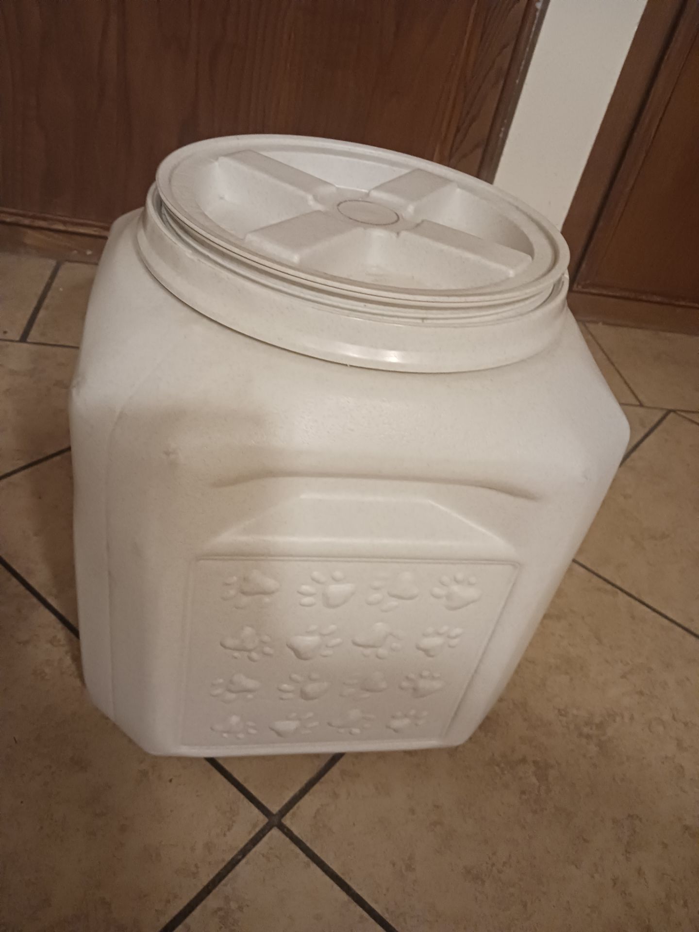 Contenedor para comida para perro o gato