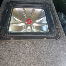 Kicker Solobaric In Slot Ported Box 