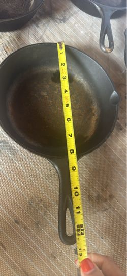 vintage Lodge 5SK cast iron skillet