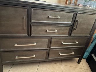 Queen Bedroom Set