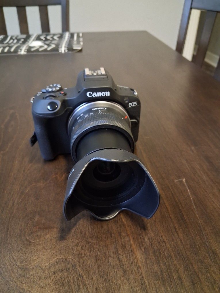 Canon EOS R100/ Mirrorless