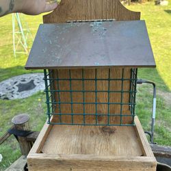 Bird feeder