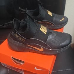 NIKE Flex Runner