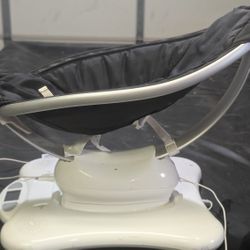 4Moms Mommaroo Baby Swing 