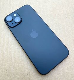 Unlocked - Apple iPhone 15 (256 GB) Black - Like New
