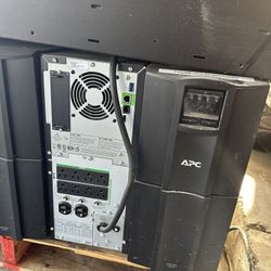 APC Smart-UPS 2200 SUA2200 10 Outlets Power Supply