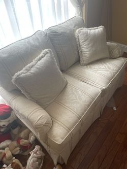 Love Seat Off White